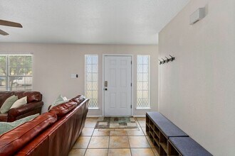 7306 Park W Dr in San Antonio, TX - Building Photo - Building Photo