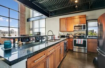 3110 Thomas Ave, Unit 541 in Dallas, TX - Building Photo - Building Photo