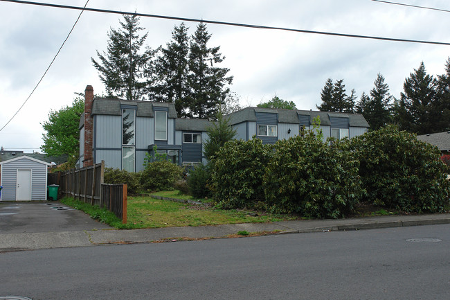 2641-2651 SE 119TH Ave in Portland, OR - Foto de edificio - Building Photo