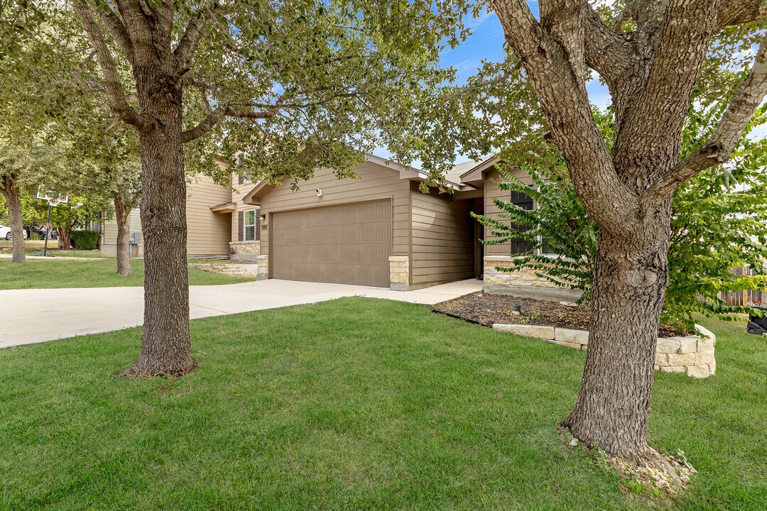 2122 York Bend in San Antonio, TX - Building Photo