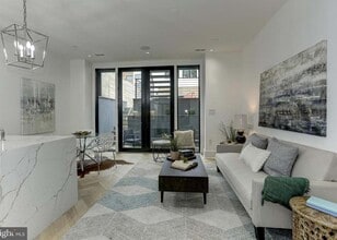 1712 15th St NW, Unit 1 in Washington, DC - Building Photo - Building Photo