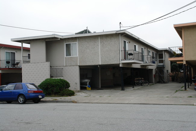 124 Santa Lucia Ave in San Bruno, CA - Building Photo - Building Photo