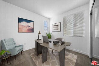 436 S Virgil Ave in Los Angeles, CA - Foto de edificio - Building Photo