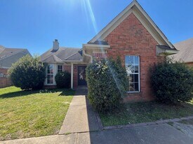 5658 Kaitlyn Dr W in Walls, MS - Building Photo