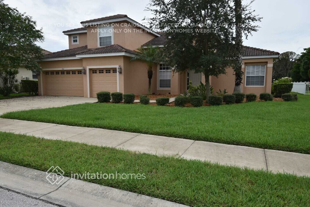 1262 Western Pine Cir in Sarasota, FL - Building Photo
