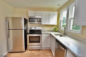 5528 Berkshire Valley Rd in Jefferson, NJ - Building Photo - Building Photo