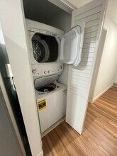 2325 W Rice St, Unit 1 in Chicago, IL - Building Photo - Building Photo