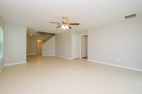 8323 Silverbell Loop in Brooksville, FL - Foto de edificio - Building Photo