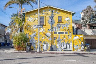 2008-2020 Strongs Dr in Venice, CA - Building Photo - Building Photo