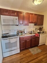 1027 Commonwealth Avenue in Boston, MA - Building Photo - Building Photo