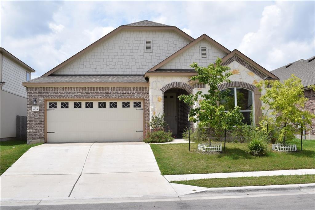 1425 Berlin Ln in Austin, TX - Building Photo