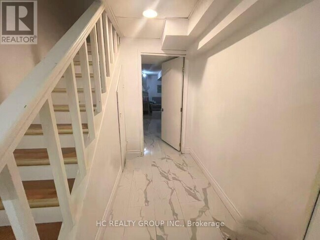 3025 Cedarglen Gate in Mississauga, ON - Building Photo - Building Photo