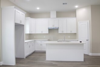 8309 Parker Rd in Houston, TX - Building Photo - Building Photo