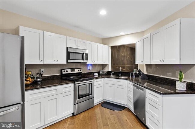 962 Chanticleer in Cherry Hill Township, NJ - Building Photo - Building Photo