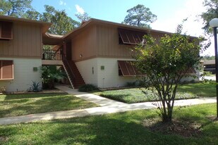 170 Palmetto Woods Ct, Unit 3D in Deltona, FL - Building Photo