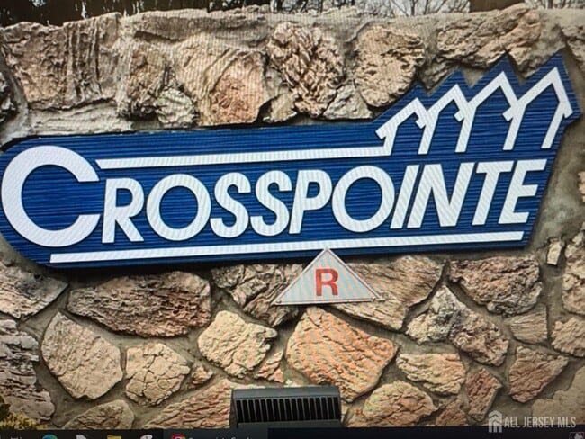 155 Crosspointe Dr in East Brunswick, NJ - Building Photo - Building Photo