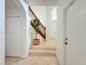 11368 NW 46th Ln in Doral, FL - Building Photo - Building Photo