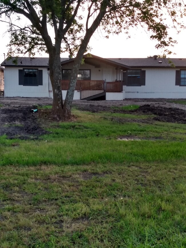 11895 Co Rd 632 in Blue Ridge, TX - Building Photo - Building Photo