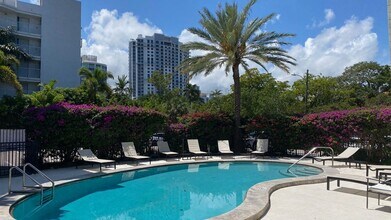 924 SE 2nd St, Unit 33 in Fort Lauderdale, FL - Building Photo - Building Photo