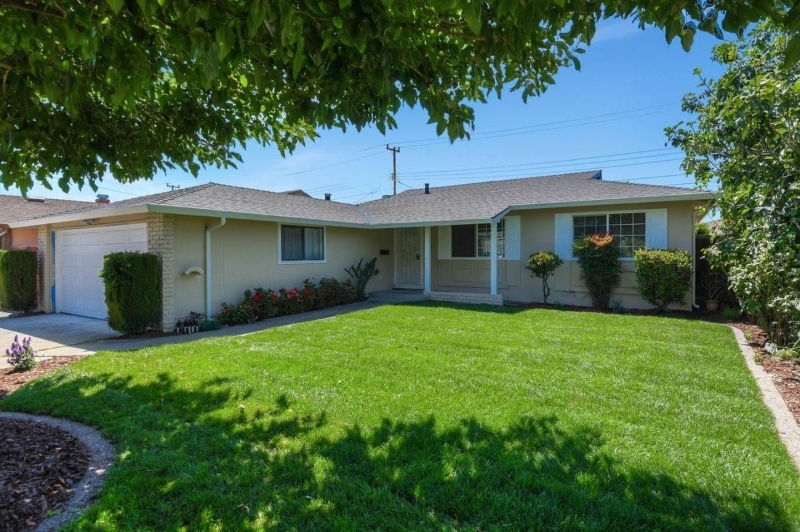 35249 Lancero St in Fremont, CA - Building Photo