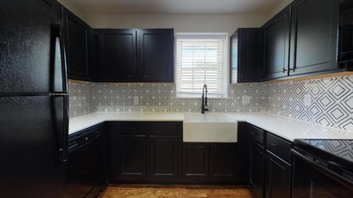 Bella Villa in Dallas, TX - Building Photo - Building Photo