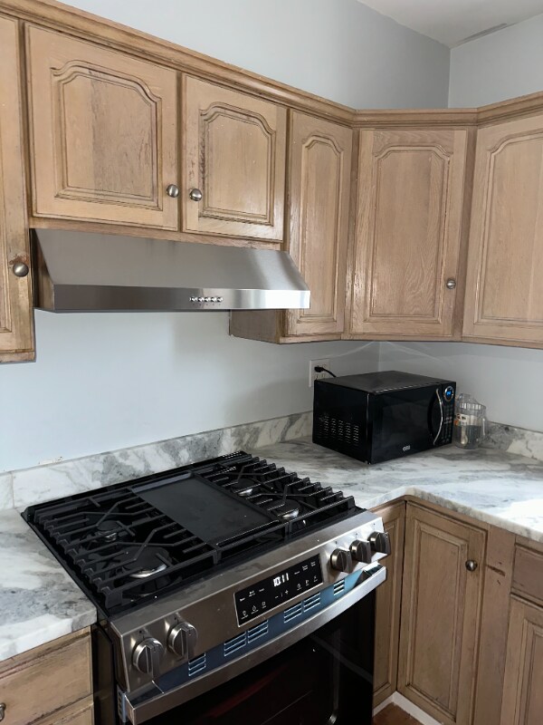 633 Moody St in Waltham, MA - Foto de edificio - Building Photo