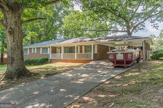 2416 Timber Ridge Ct in Decatur, GA - Building Photo - Building Photo