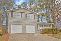 3986 Northstrand Dr in Decatur, GA - Foto de edificio - Building Photo