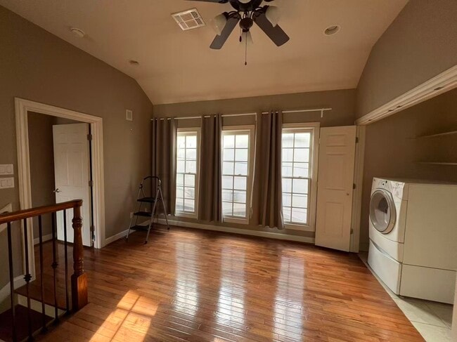 property at 5511 Val Verde St