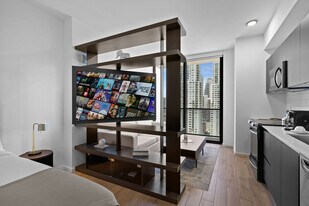 398 NE 5th St in Miami, FL - Building Photo