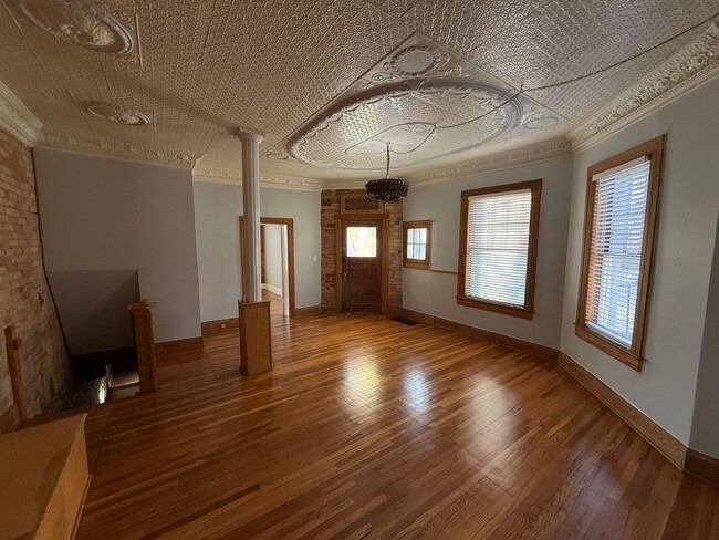 property at 253 E 5th Ave