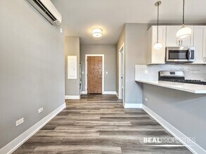 3941 N Janssen Ave in Chicago, IL - Building Photo - Building Photo