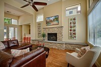 Resident Lounge - The Heritage Apartments in Phoenix, Arizona