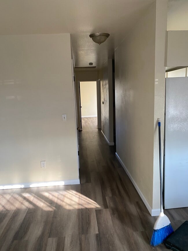 11752 Slater St in Los Angeles, CA - Building Photo - Building Photo