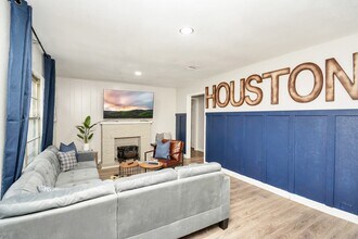 4710 Paradise Ln in Houston, TX - Building Photo - Building Photo