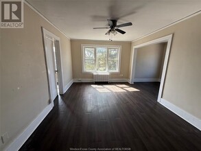 249 Pillette Rd in Windsor, ON - Building Photo - Building Photo