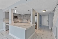 4066 Inverrary Dr in Lauderhill, FL - Building Photo - Building Photo