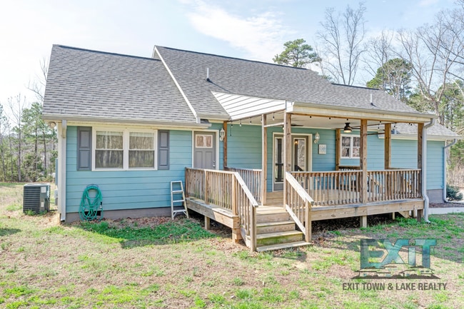 120 Long Beach Blvd in Clarksville, VA - Building Photo - Building Photo