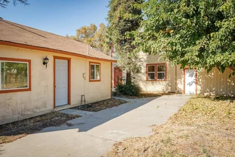 312 W Main St, Unit 4 in Turlock, CA - Building Photo - Building Photo