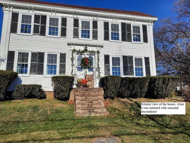 55 Haverhill Rd, Unit Apartment in Amesbury, MA - Building Photo - Building Photo