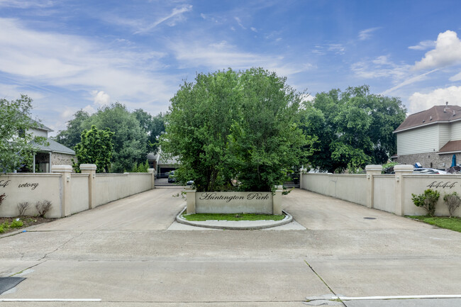 Huntington Park in Houston, TX - Foto de edificio - Building Photo