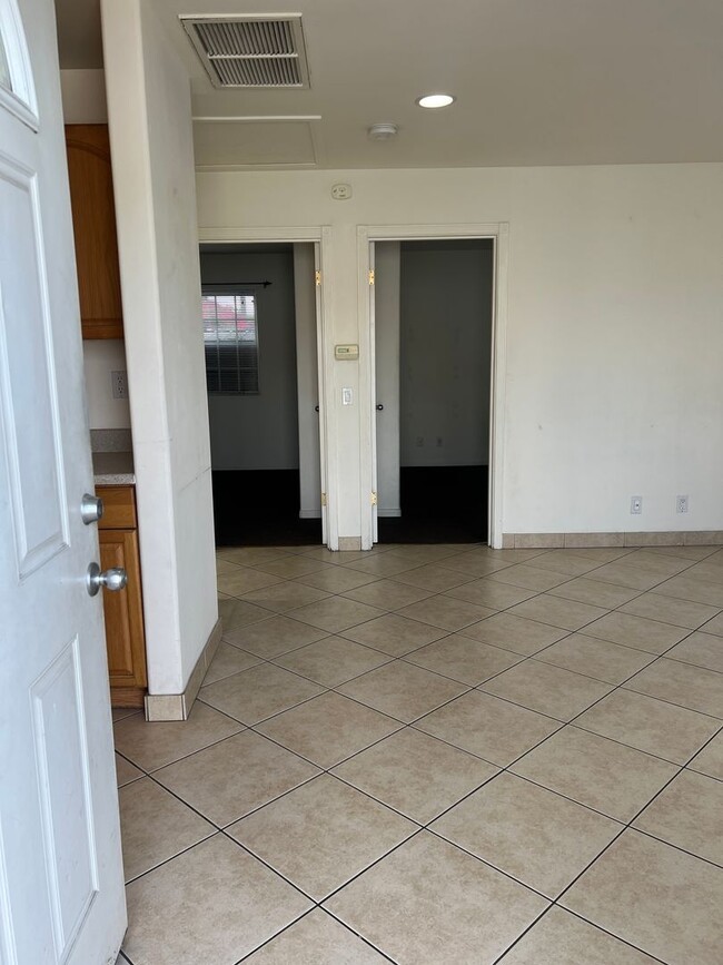 16030 Saticoy St in Los Angeles, CA - Building Photo - Building Photo