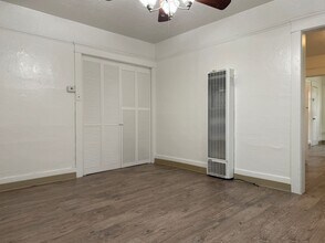 860-862 W 22nd St in Merced, CA - Building Photo - Building Photo