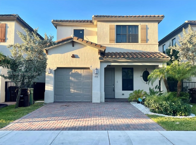 3316 W 98th Pl