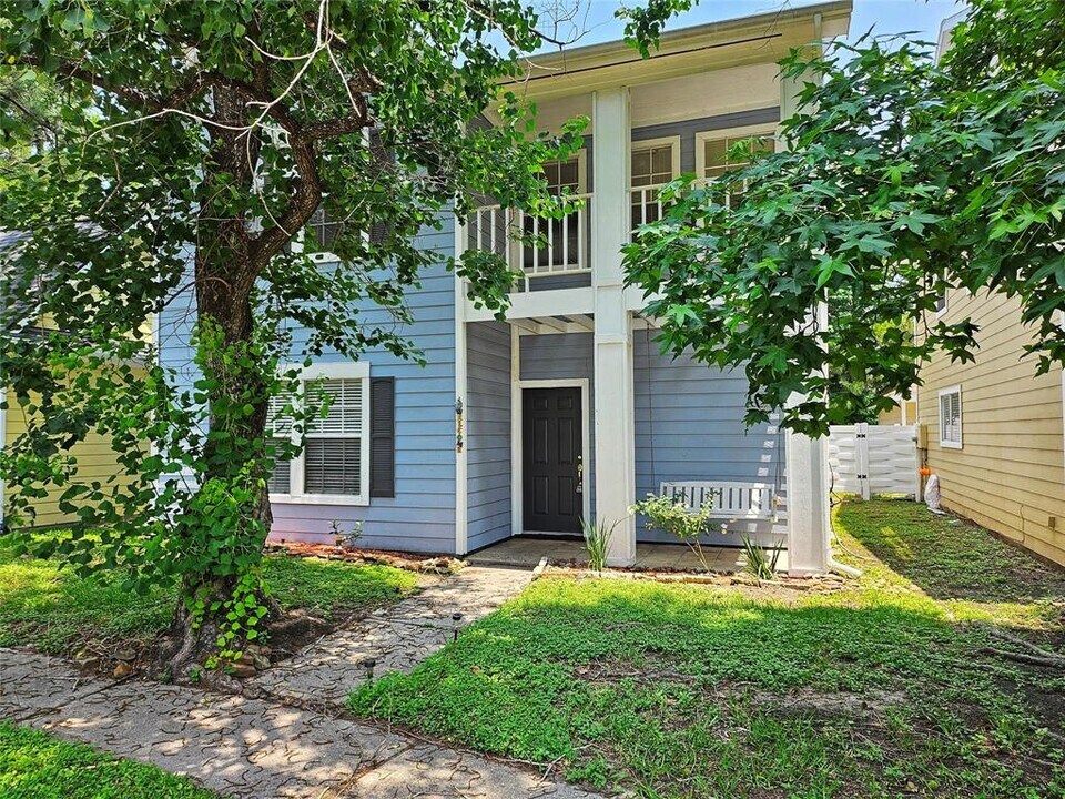 6106 Spruce Bough Ct in Humble, TX - Building Photo