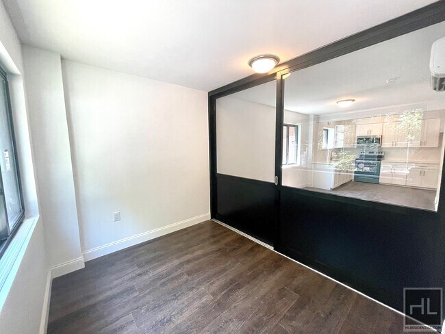 67-47 Alderton St-Unit -2 in Queens, NY - Building Photo - Building Photo