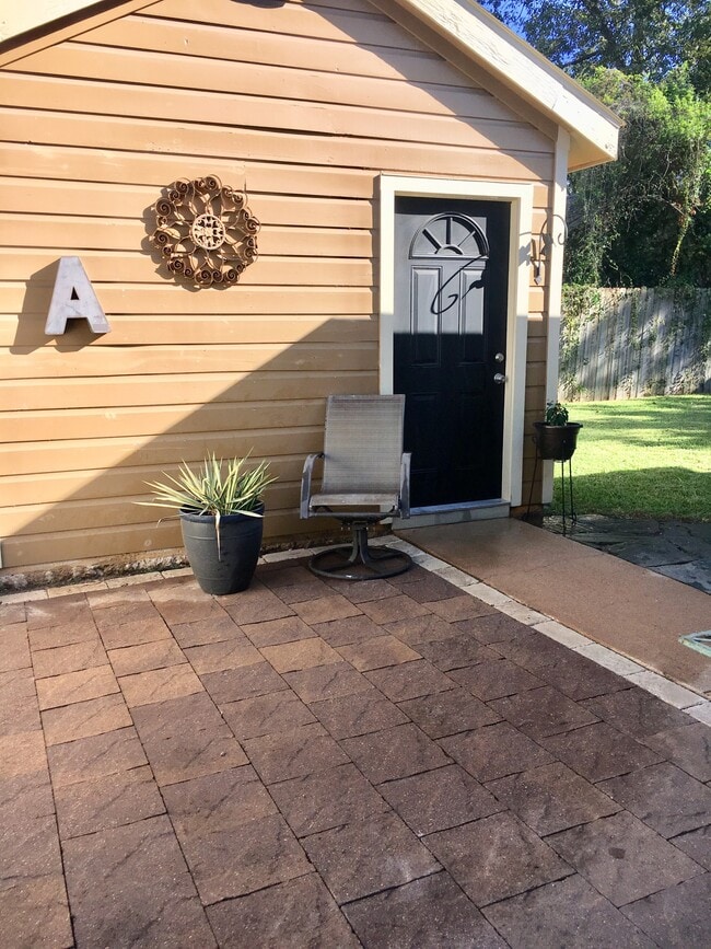 621 Fairbanks St, Unit Studio A in Houston, TX - Building Photo - Building Photo