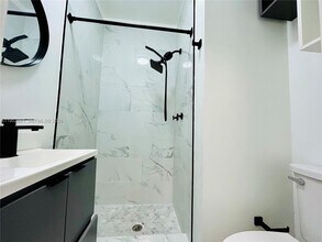 880 SE 4th Pl in Hialeah, FL - Building Photo - Building Photo