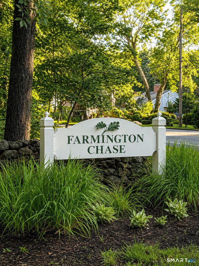 property at 5 Farmington Chase Crescent