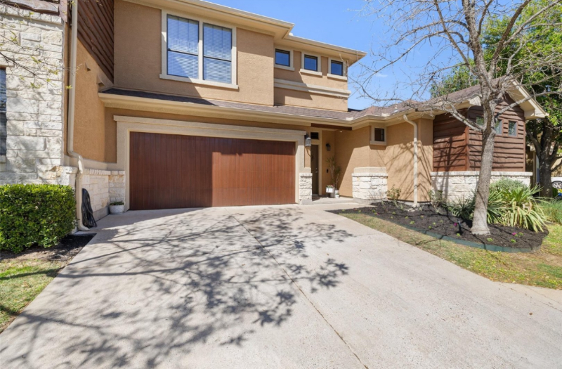 6701 Covered Bridge Dr in Austin, TX - Building Photo